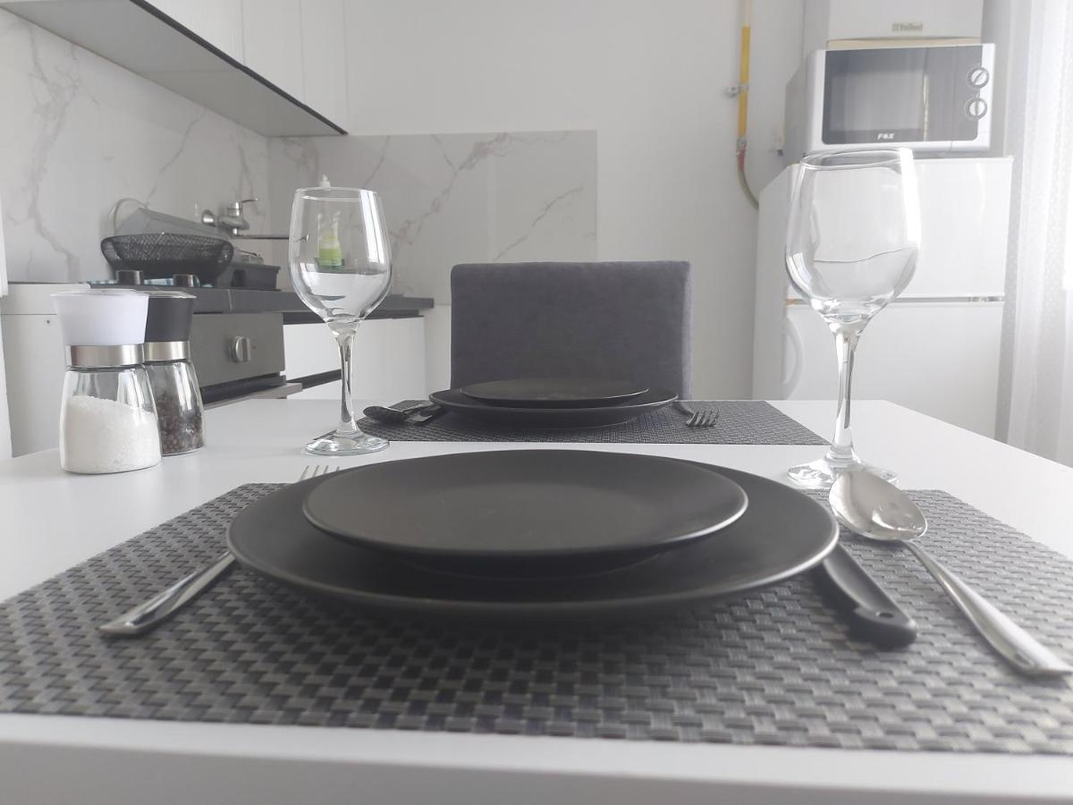Nikola Ns2 Lägenhet Novi Sad Exteriör bild