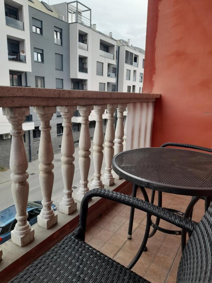 Nikola Ns2 Lägenhet Novi Sad Exteriör bild